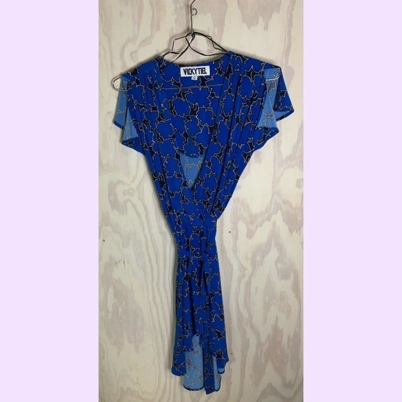 Vicky Tiel Dresses & Skirts - Vicky Tiel Blue and Black Flutter Sleeve Wrap Dress